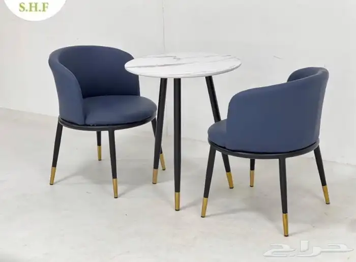 طاولات اطقم مع كرسيين وفي مع 4 كرسي وتس فقط 35