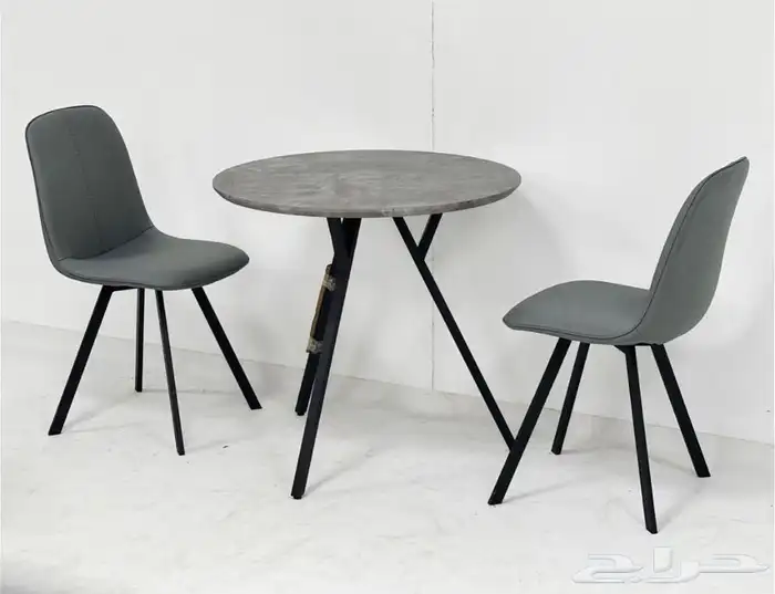 طاولات اطقم مع كرسيين وفي مع 4 كرسي وتس فقط 28