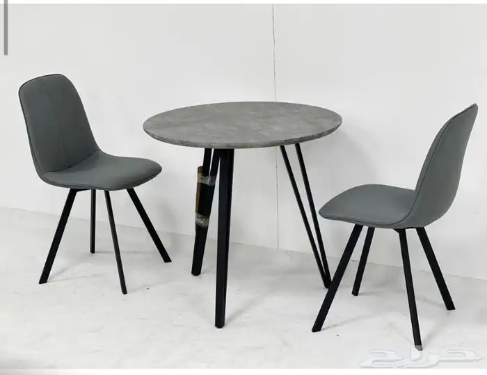 طاولات اطقم مع كرسيين وفي مع 4 كرسي وتس فقط 22