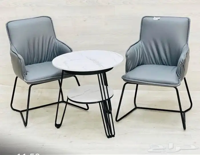 طاولات اطقم مع كرسيين وفي مع 4 كرسي وتس فقط 43