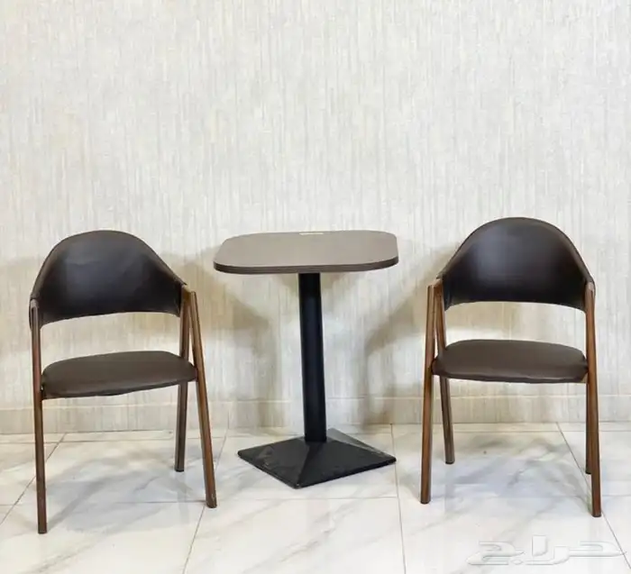 طاولات اطقم مع كرسيين وفي مع 4 كرسي وتس فقط 20