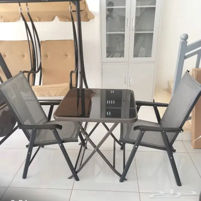 طاولات اطقم مع كرسيين وفي مع 4 كرسي وتس فقط 69