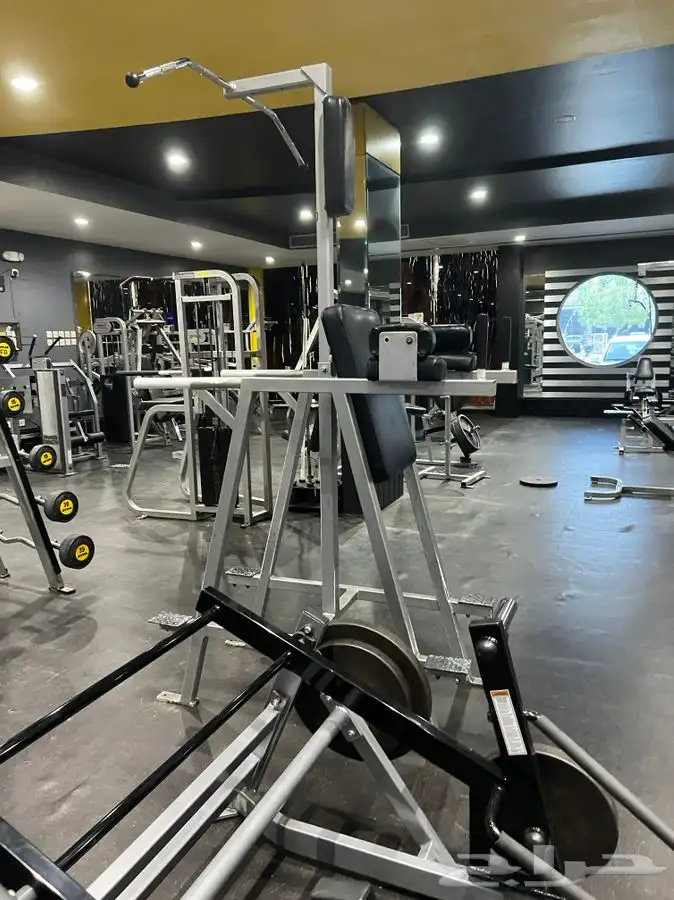 اجهزة رياضية مستعمله ومجددة البيع كامل و قطاعي اجهزة امريكي 40