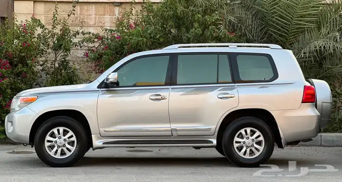 ((تم البيع)) جيب لاند كروزر جكسار 2013 V8 وكالة 8