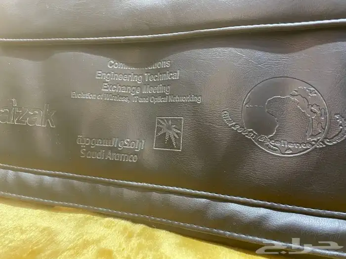 شنطة جلد بشعار ارامكو السعودية 1