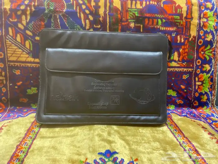 شنطة جلد بشعار ارامكو السعودية 3