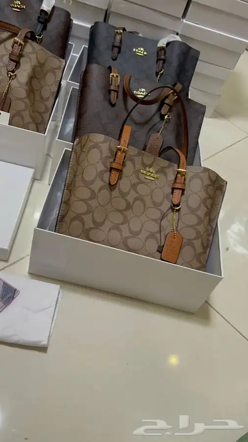 شنط وشوزات جمله. 45