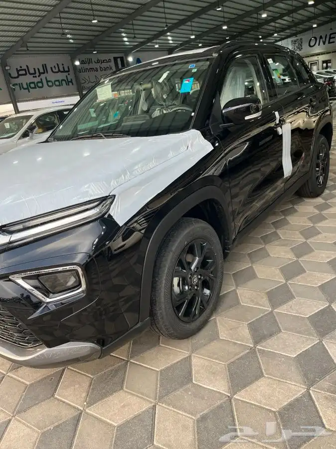 تويوتا اوربان كروزر GL 2024 1