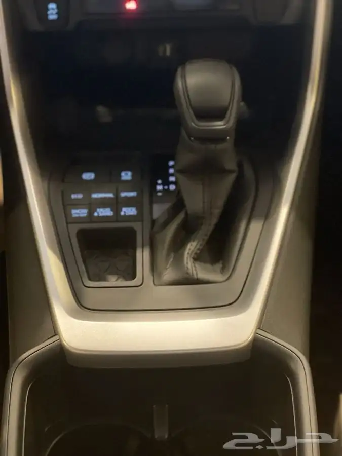 تويوتا راف فور نص فل 2025 11