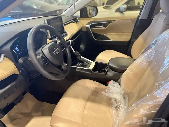 تويوتا راف فور نص فل 2025 15