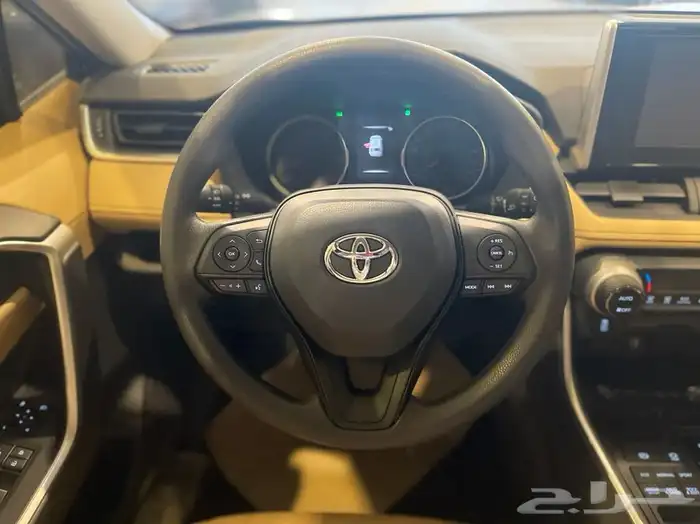 تويوتا راف فور نص فل 2025 13