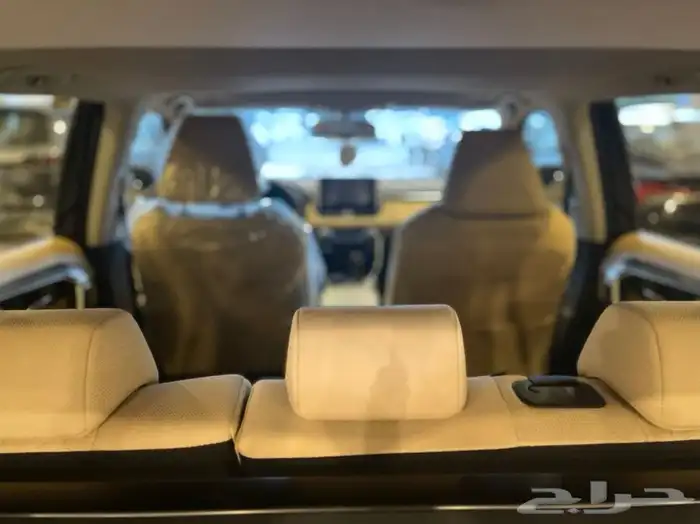 تويوتا راف فور نص فل 2025 5