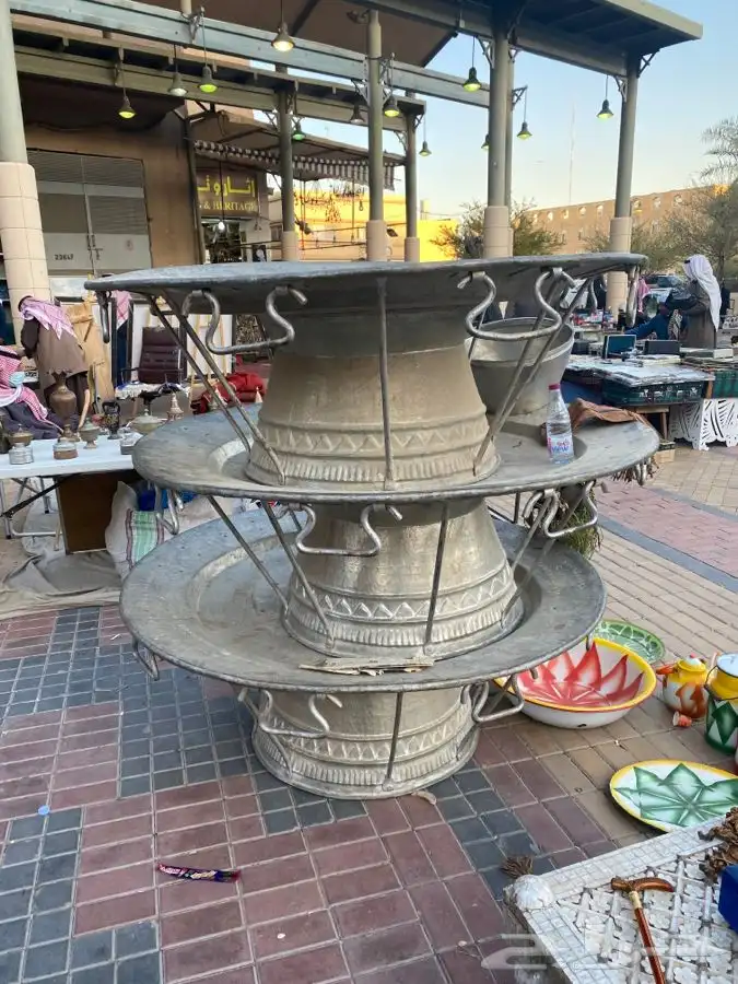 صواني تراثية نادره وقدور حجري ونحاس قديمة 7