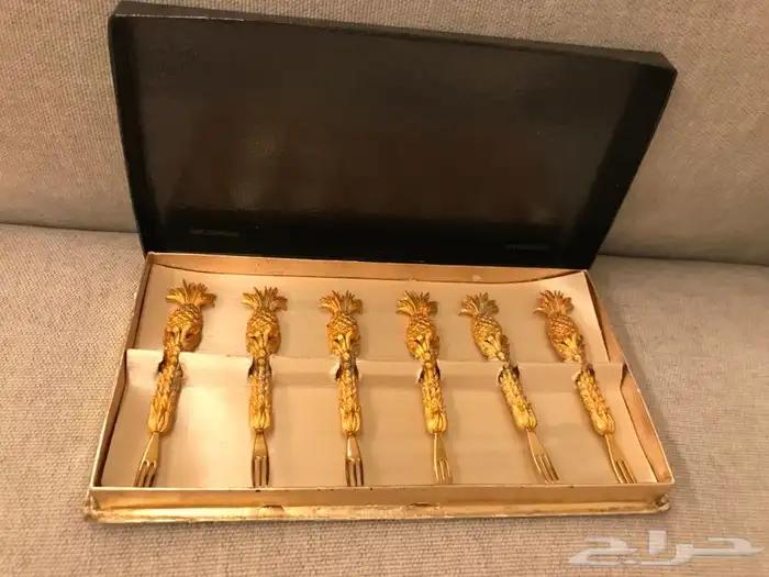 6 شوك من الذهب عيار 24 قيراط 9