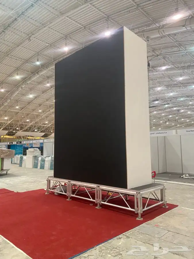 تأجير وبيع شاشات LED واضاءة مسارح 0