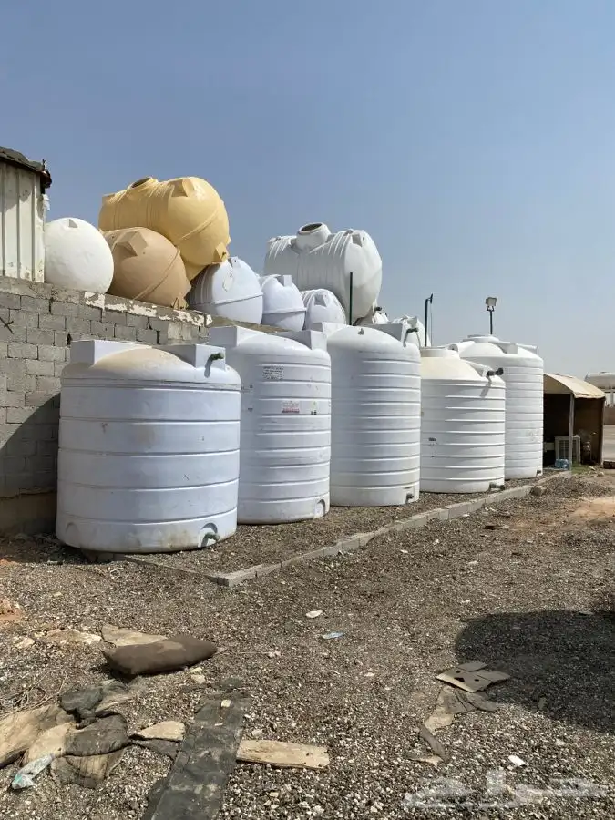 خزانات ماء للبيع احجام مختلفه كبيره نضيف مرااا علا شرط 3