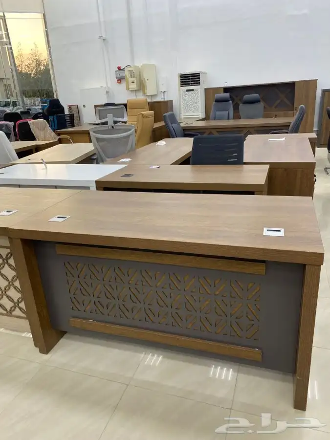 كرسي مكتبيه مكاتب طاولات اجتماعات كونترات استقبال 31