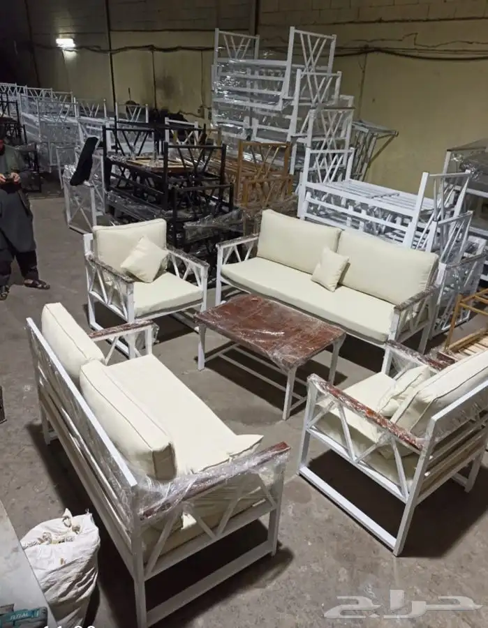 جلسات خارجية حديد مع خشب بويه فرم حراري اطقم ومفردجمله وقطاع 24
