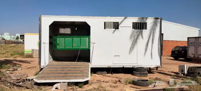 عربة نقل خيل مجددة تركب على دينا طويلة او لوري 7