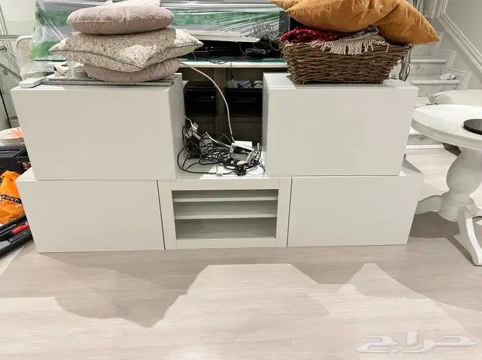 دولاب تلفزيون من ايكيا نظيف جدا 1