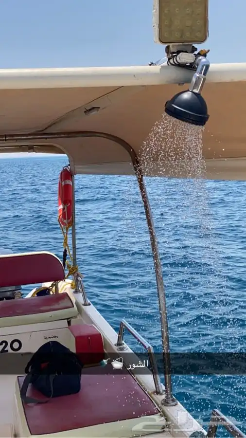 قارب رحلات بحرية نزهه - صيد - سباحة - مرسى الرايس 9