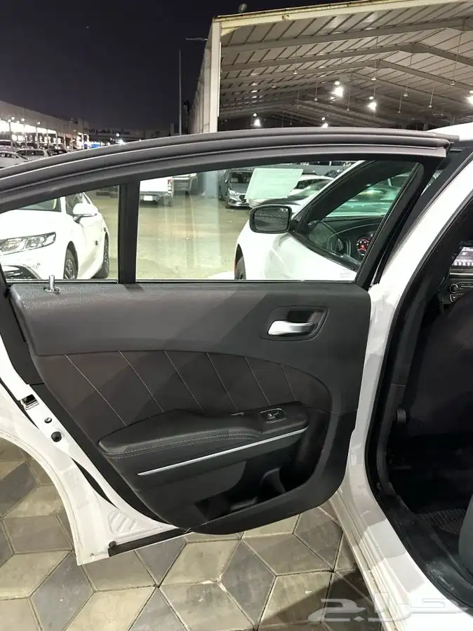 دودج تشارجر 14