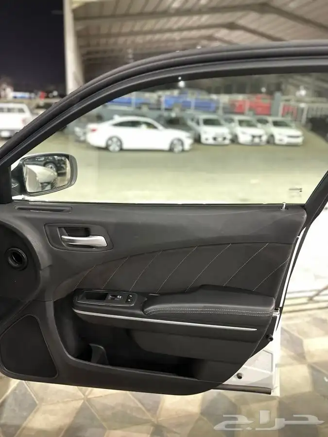 دودج تشارجر 8