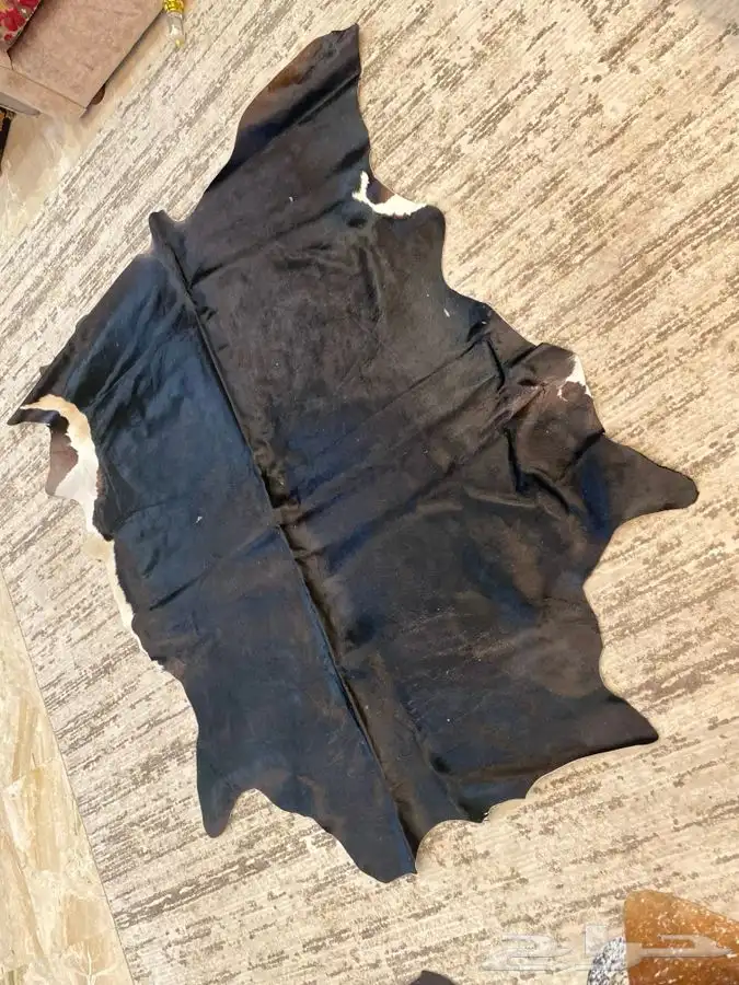 قطع جلد بقر طبيعي ( سجاد ) 10