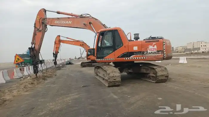 ايجار معدات ثقيله بوكلين رصاصه شيول قريدر لوبد كرين 0