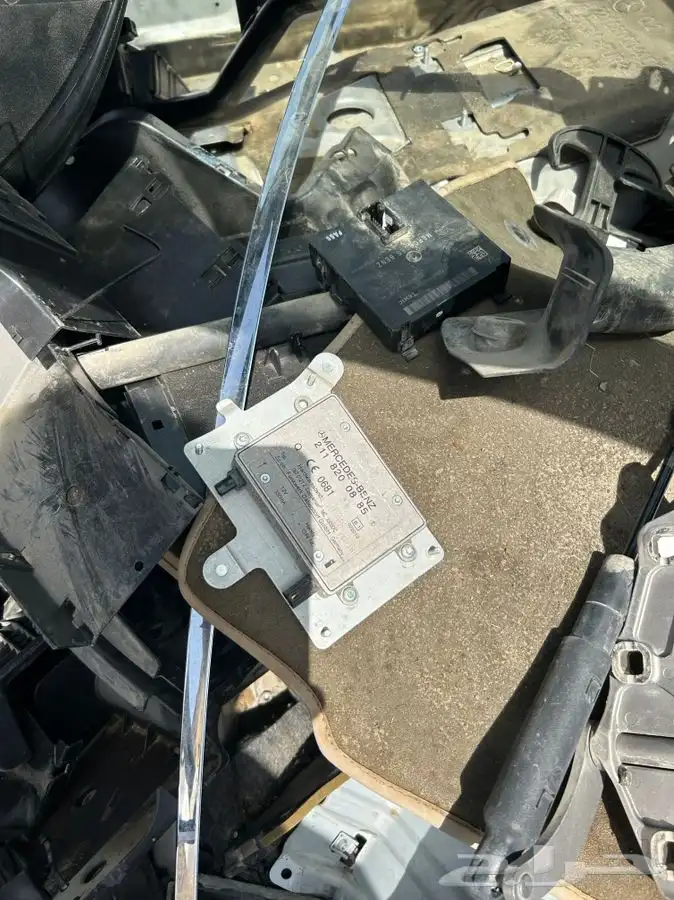 جميع قطع غيار مرسيدس وشاشه مسجل بانوراما350s 5