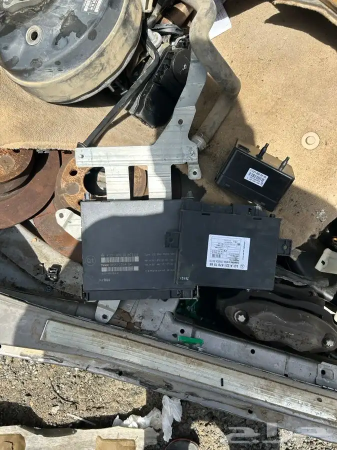 جميع قطع غيار مرسيدس وشاشه مسجل بانوراما350s 2