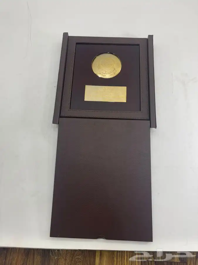 صناديق جلدية فاخره 64