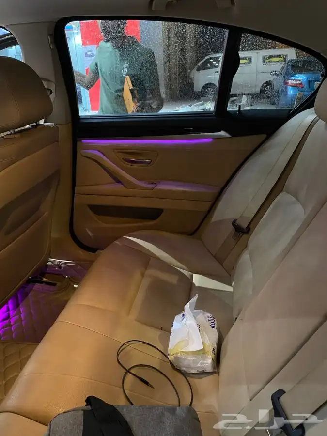 انوار داخليه على سيارة بي ام 2017 9