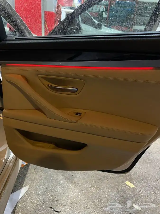 انوار داخليه على سيارة بي ام 2017 3