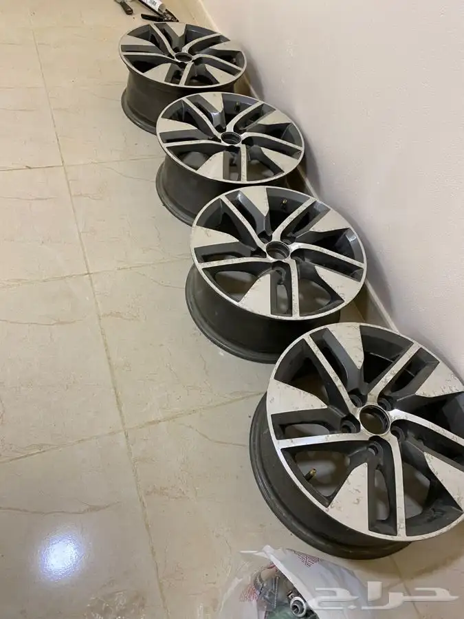 للبيع جنوط مقاس 15 صيني 1