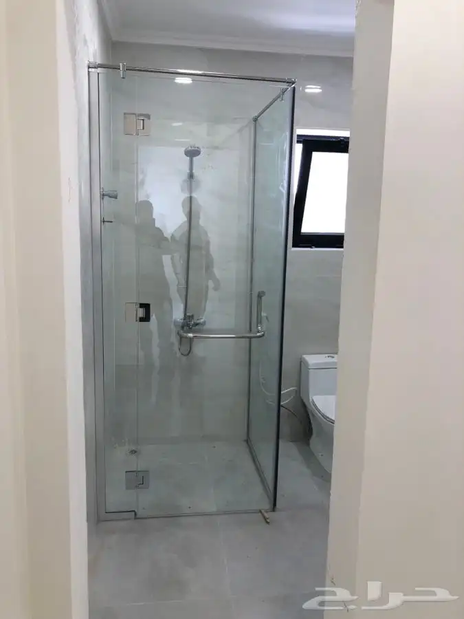توريد وتركيب جميع اعمال الزجاج والسكريت 1