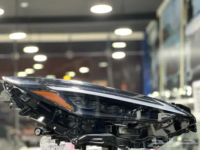 شمعة لكزس NX350 من 2022-2023 ثلاث عدسات يمين 0