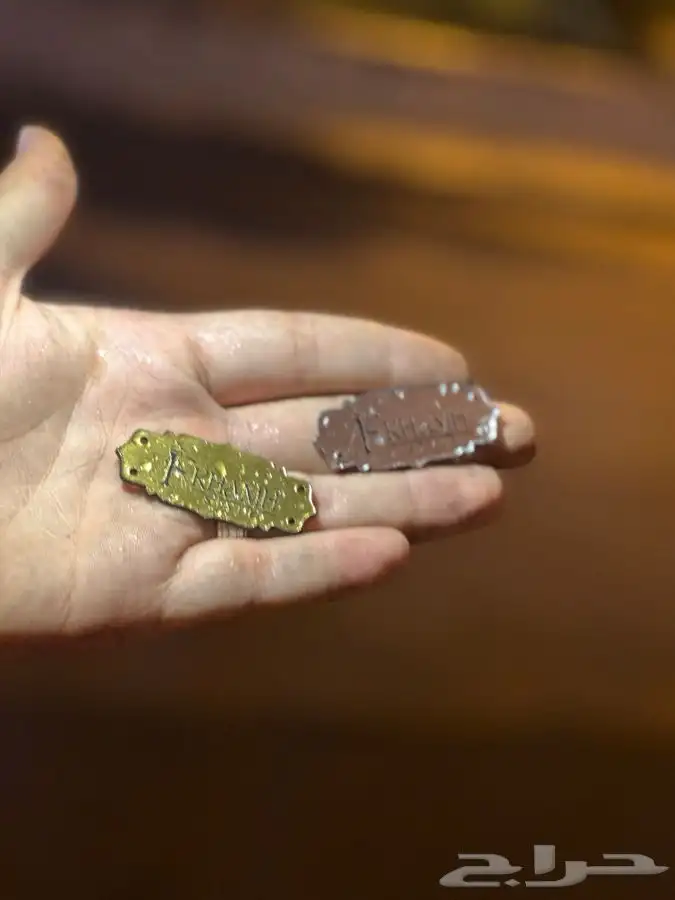 عباية بكسات_عباية لوقو_جلد ستكر ورق_تغليف 5