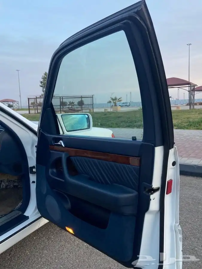 للبيع مرسدس S E L مخزن 15