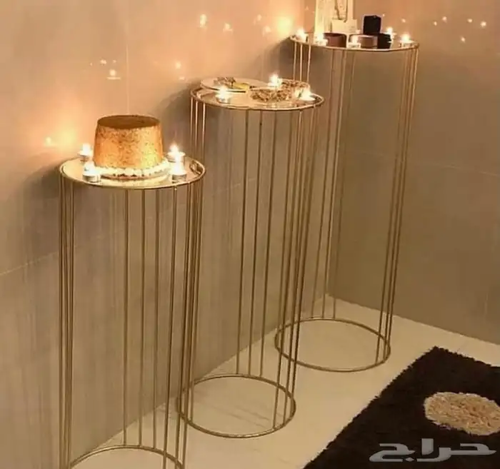طاولات واستاندات للايجار 0