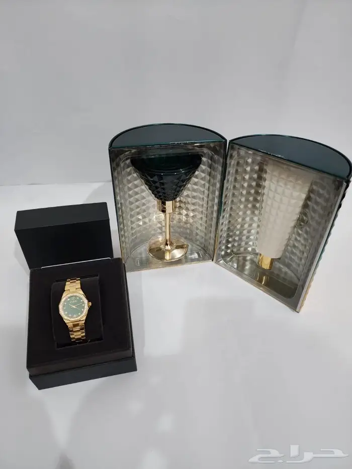 احجز هدايا العيد مع الكتابه مجانا ساعات مرصعه زريكون 24