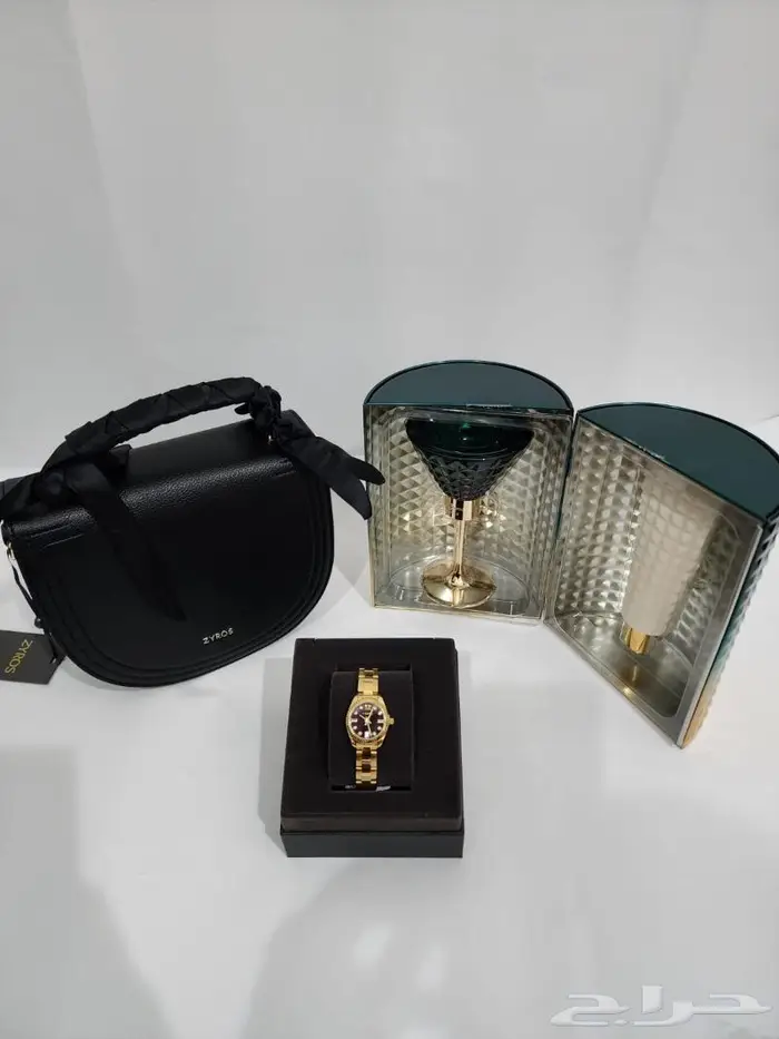 احجز هدايا العيد مع الكتابه مجانا ساعات مرصعه زريكون 28