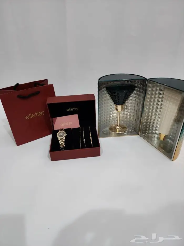 احجز هدايا العيد مع الكتابه مجانا ساعات مرصعه زريكون 31