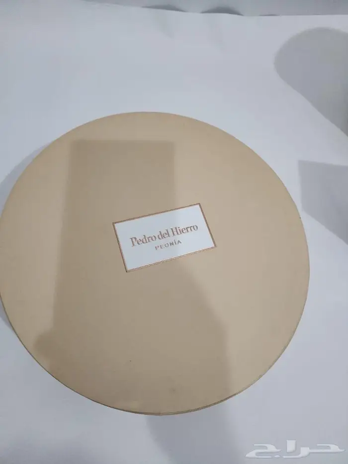 احجز هدايا العيد مع الكتابه مجانا ساعات مرصعه زريكون 40