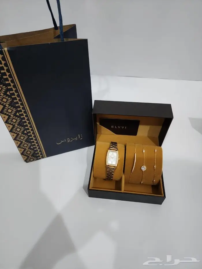 احجز هدايا العيد مع الكتابه مجانا ساعات مرصعه زريكون 47