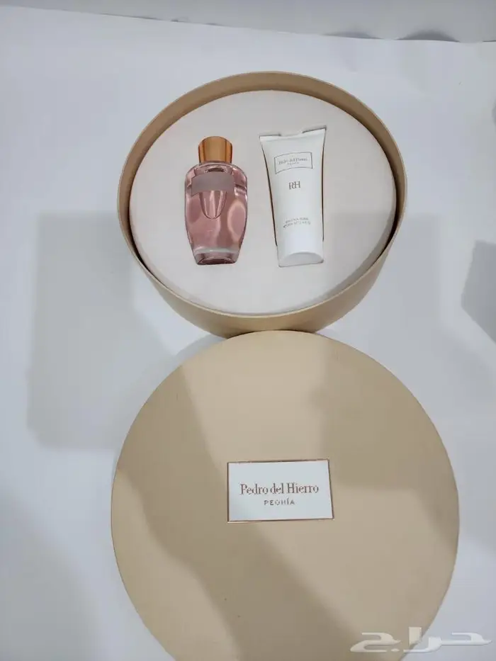 احجز هدايا العيد مع الكتابه مجانا ساعات مرصعه زريكون 56