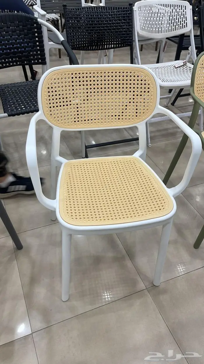 كراسي خارجية خفيفة وانيقة بتصاميم عصرية 8