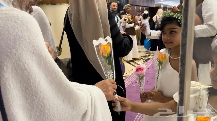 إستقبال حجاج بالأناشيد الإسلامية و موية زمزم و الورود 7