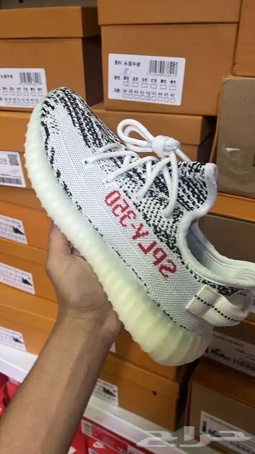 شوزات ييزي 350 16