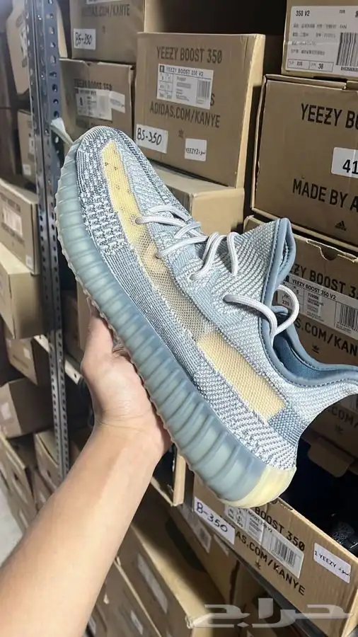 شوزات ييزي 350 4